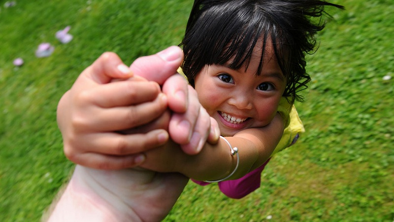 孩子不像爹妈就一定不是亲生吗?