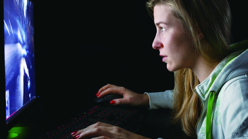 电子游戏中的女玩家,真的不可能成大神?