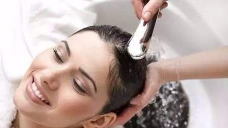 头发多久洗一次最好?难怪你头发越掉越多