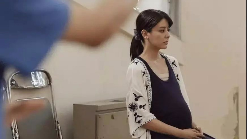 孕妇挤公交遭羞辱:别瞧不起低配生活,那才是人生真相