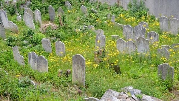 世界上那些通过在线地图发现的神秘墓地!