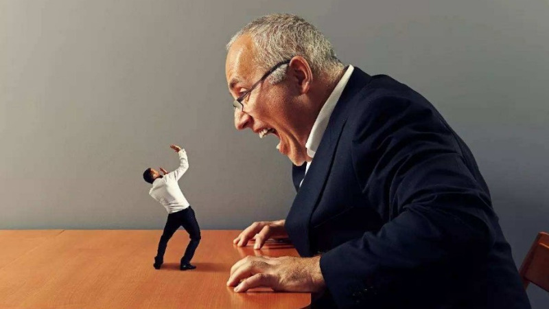 为什么中国人都害怕领导?