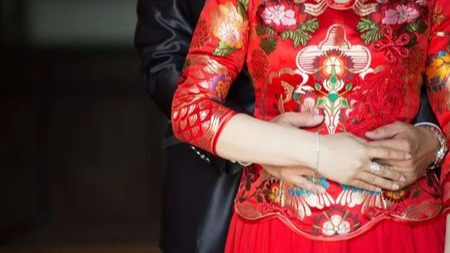 “伴娘就该被摸,这是习俗”:比天价彩礼更可怕的,是中国式婚闹