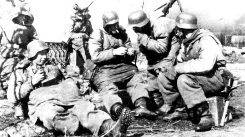 德国是如何正视自己所犯的二战罪行?