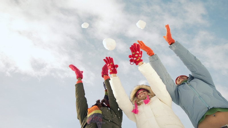 为何有人在朋友圈里晒晒晒,有人却潜潜潜?
