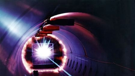 我们发射出去的8400吨太空垃圾,该怎么“扫”?