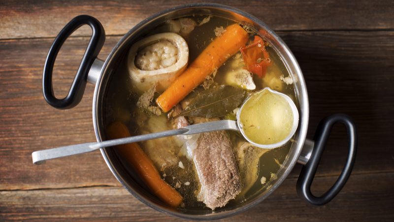 喝骨头汤能补钙?“以形补形”靠谱吗