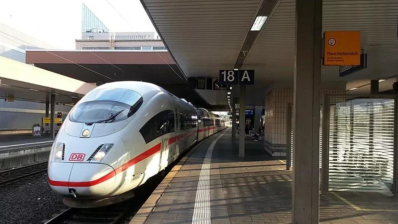 高铁这么快,为啥没有安全带?