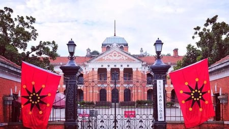 初老的症状就是不吃自助餐,拿铁不加糖