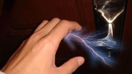 为什么总感觉自己比别人更容易起静电?