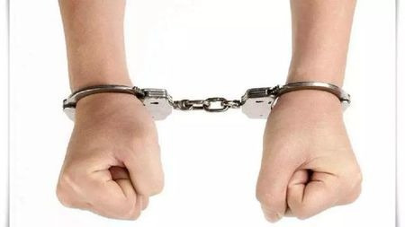 小学生持刀弑母震惊全国!孩子真不能管太严?