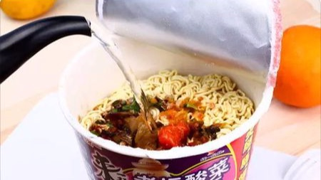 为什么中国人选择了红烧牛肉和老坛酸菜?