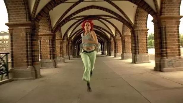 这部“跑步”电影,刺激的让你来不及想!