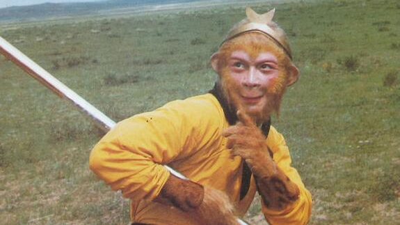 西游记中悟空为什么不是用刀枪锤斧之类的兵器,而是棍呢?