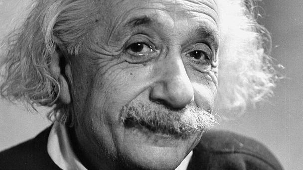 谁来终结“相对论”和“量子力学”之间的对抗?让弦论来试一试