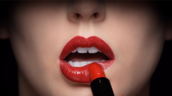 性暗示,隐藏在口红广告中的杀手锏