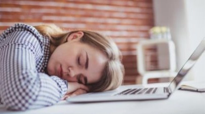 为什么在电脑前坐一整天会那么累?