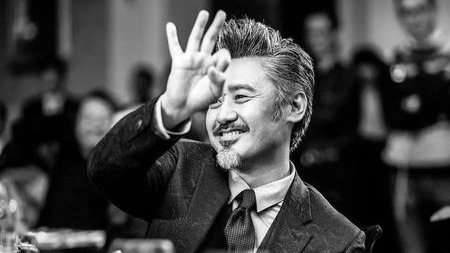 吴秀波事发后首次露面:你是从哪些细节发现老公出轨的?