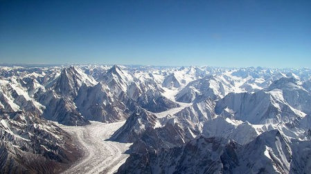 是谁改变了新疆?