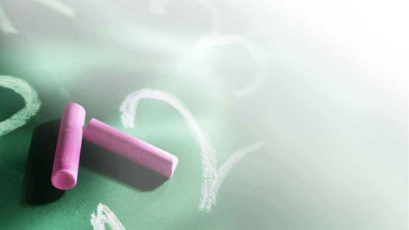 九年义务教育免费了,但为何很多家长都说比以前更费钱、费力?