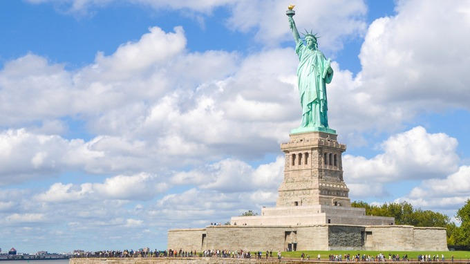 为什么说美国正在“衰落”,又表现在哪些方面?