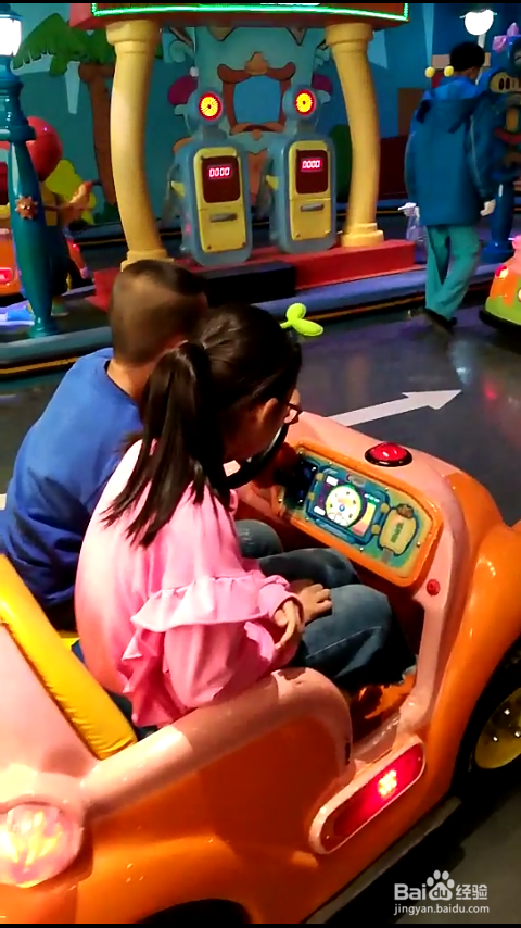 儿童电动车怎样控制玩