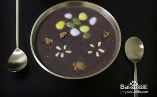 瘦肉双丁黑米粥有哪些食疗保健效果