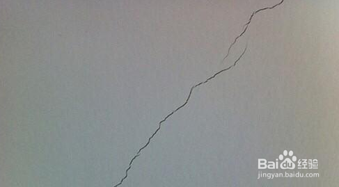 毛坯房装修墙体有很细小的裂痕装修需要处理吗